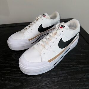 Nike Court Legacy Lift (Women’s)